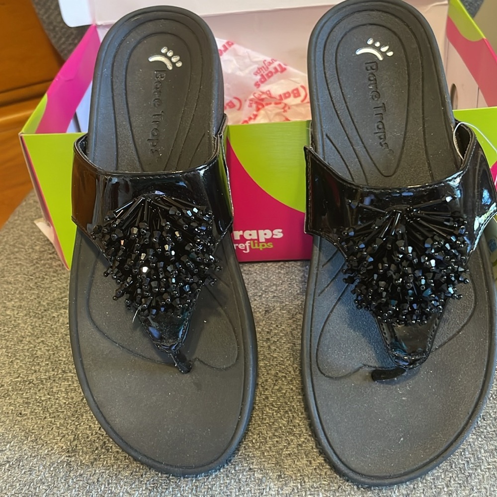 Women black patent shoes.  Size 7 M